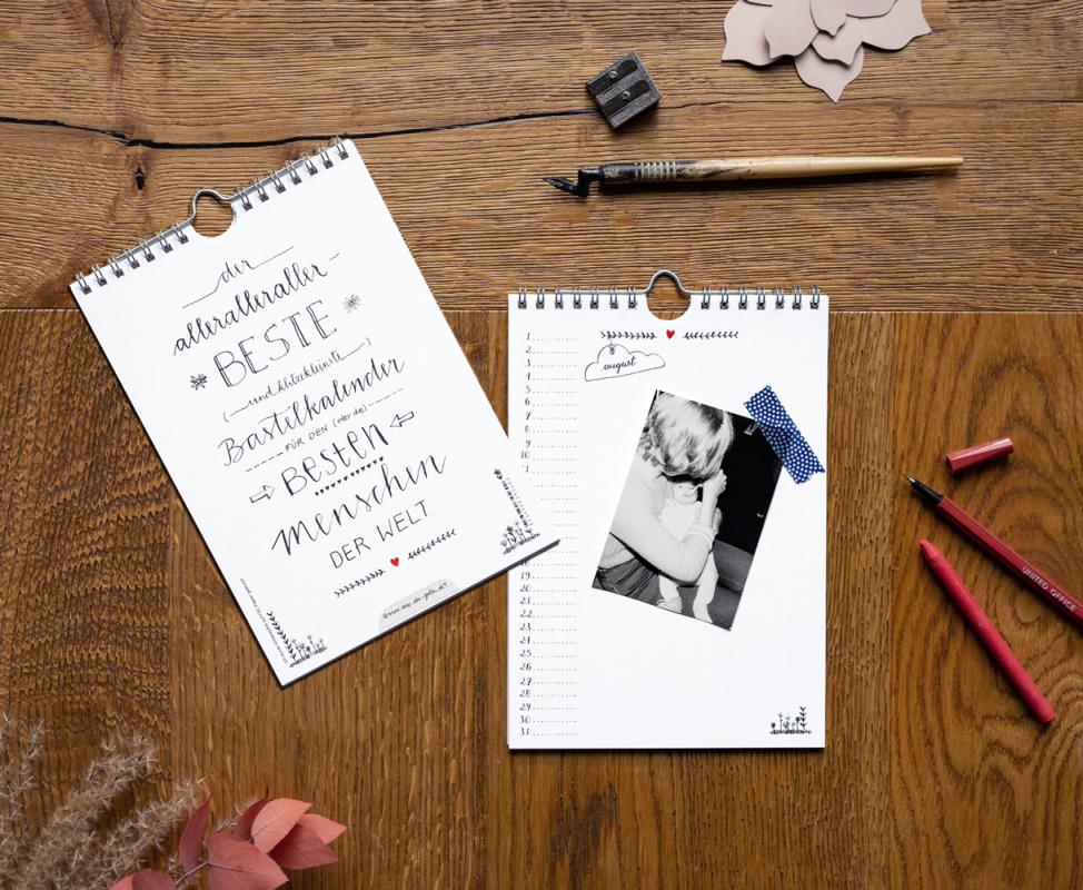 A5 Bastelkalender immerwährend inkl. Feiertagen und Monatsübersicht im Kalligrafie Look als Weihnachtsgeschenk